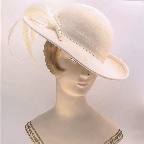 Vintage Ivory hat feathers boho bohemian wedding - Picture 1 of 1